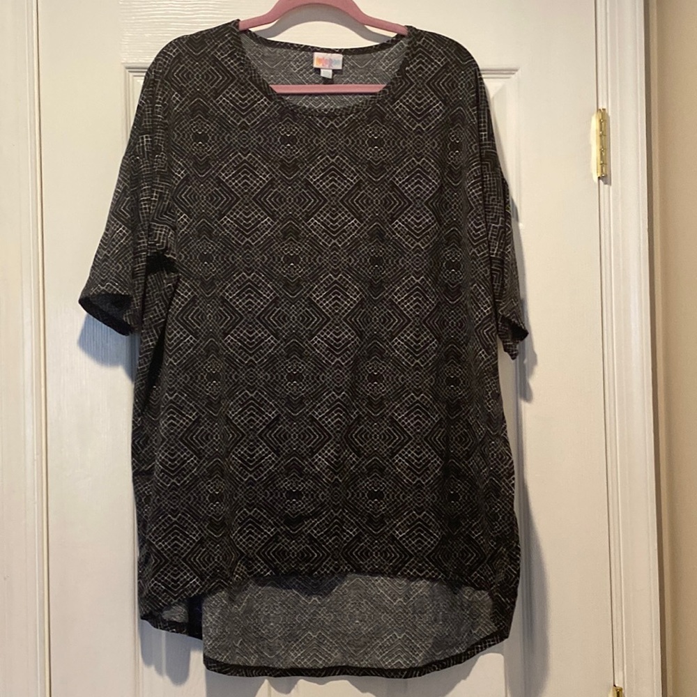 LuLaRoe Irma Top Size 2XL
